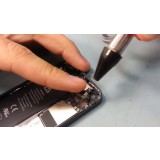 Как очистить от пыли объектив камеры iPhone 5